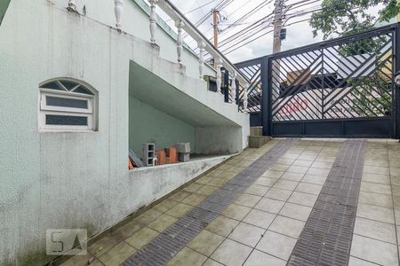 Casa para alugar com 260m², 3 quartos e 6 vagas Casa para alugar com 260m², 3 quartos e 6 vagasRampa da Garagem