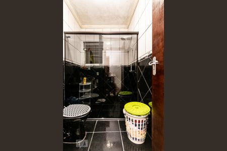 Apartamento à venda com 210m², 3 quartos e 4 vagasBanheiro quarto 1