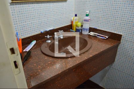 Casa para alugar com 650m², 6 quartos e 6 vagasLavabo da sala