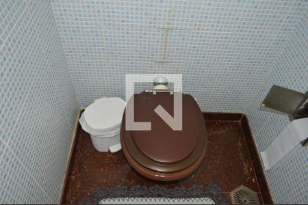 Casa para alugar com 650m², 6 quartos e 6 vagasLavabo da sala