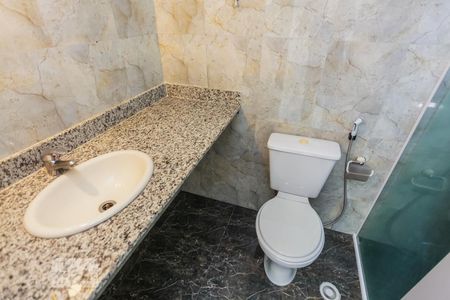 Apartamento à venda com 80m², 3 quartos e 2 vagasBanheiro 