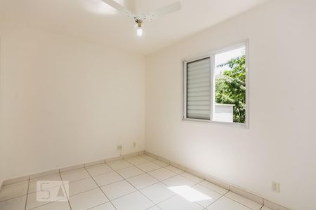 Apartamento à venda com 80m², 3 quartos e 2 vagasQuarto 2