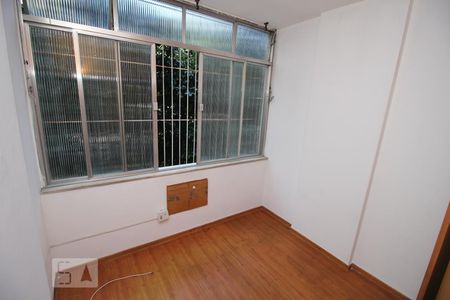 Quarto 1 de apartamento para alugar com 2 quartos, 48m² em Centro, Rio de Janeiro