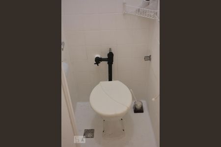 Apartamento para alugar com 80m², 3 quartos e sem vaga Apartamento para alugar com 80m², 3 quartos e sem vagaBanheiro de Serviço