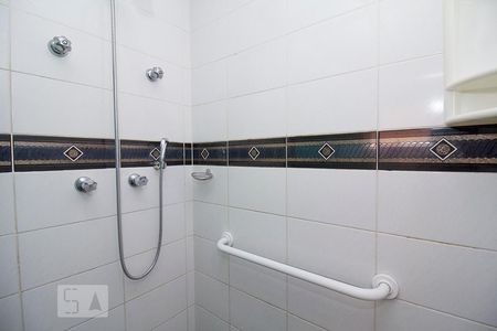 Apartamento à venda com 180m², 4 quartos e 3 vagasDetalhe banheiro suíte 3