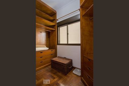 Apartamento à venda com 180m², 4 quartos e 3 vagasCloset