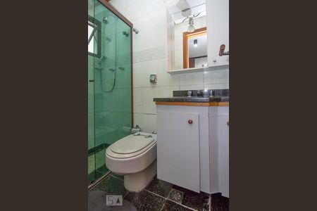 Apartamento à venda com 180m², 4 quartos e 3 vagasBanheiro Suíte 2