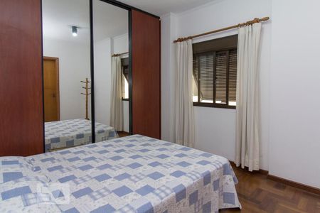 Apartamento à venda com 180m², 4 quartos e 3 vagasQuarto suíte 2 - Armários