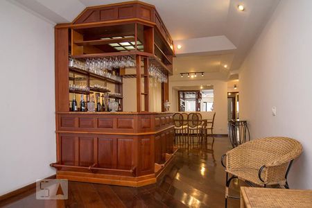 Sala e bar de apartamento à venda com 4 quartos, 180m² em Perdizes, São Paulo