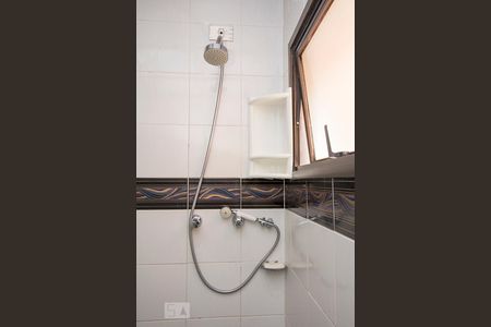 Apartamento à venda com 180m², 4 quartos e 3 vagasChuveiro - Banheiro Suíte 1