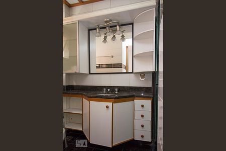 Apartamento à venda com 180m², 4 quartos e 3 vagasBanheiro Suíte 3