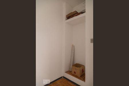 Apartamento para alugar com 100m², 4 quartos e 1 vaga Apartamento para alugar com 100m², 4 quartos e 1 vagaQuarto de Serviço