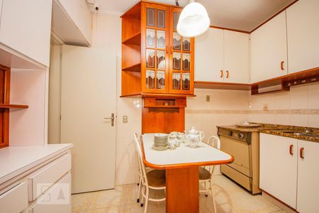 Apartamento à venda com 220m², 4 quartos e sem vagaCozinha