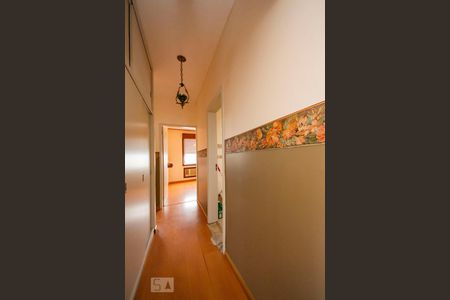 Apartamento à venda com 220m², 4 quartos e sem vagaCorredor