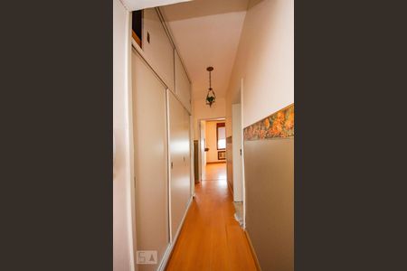 Apartamento à venda com 220m², 4 quartos e sem vagaCorredor