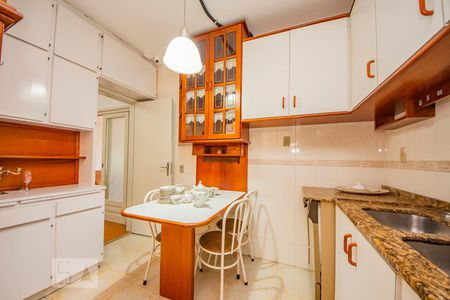 Apartamento à venda com 220m², 4 quartos e sem vagaCozinha