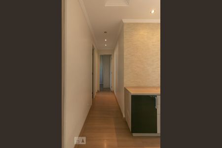 Corredor de apartamento à venda com 2 quartos, 70m² em Vila Industrial, Campinas