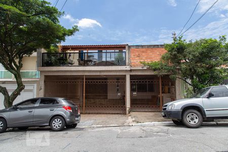 Casa à venda com 254m², 3 quartos e 3 vagasFachada