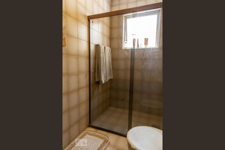 Casa à venda com 254m², 3 quartos e 3 vagasBanheiro 1