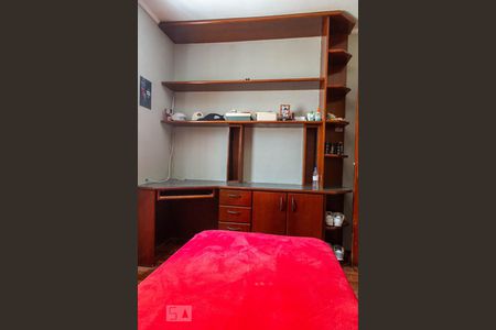 Casa à venda com 254m², 3 quartos e 3 vagasQuarto 2