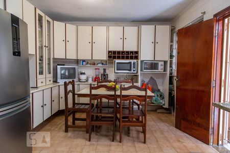 Casa à venda com 254m², 3 quartos e 3 vagasCozinha