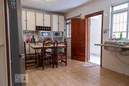 Casa à venda com 254m², 3 quartos e 3 vagasCozinha