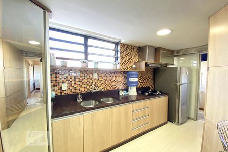 Cozinha de apartamento para alugar com 1 quarto, 100m² em Centro, São Leopoldo