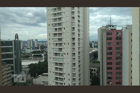 Sala vista de apartamento para alugar com 2 quartos, 70m² em Água Branca, São Paulo