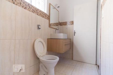 Casa à venda com 213m², 3 quartos e 3 vagasBanheiro 2