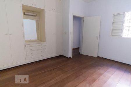 Casa à venda com 213m², 3 quartos e 3 vagasQuarto 2