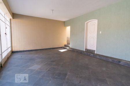 Casa à venda com 213m², 3 quartos e 3 vagasGaragem