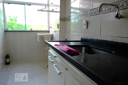 Cozinha e área de serviço de apartamento à venda com 2 quartos, 50m² em Jacarepaguá, Rio de Janeiro