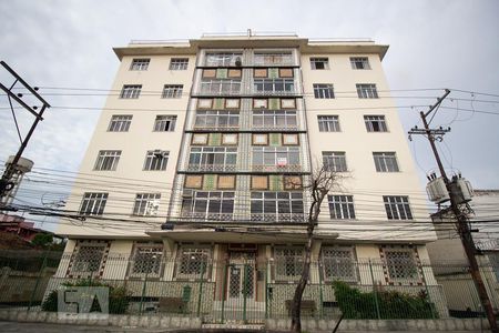 Apartamento à venda com 78m², 2 quartos e 1 vaga Apartamento à venda com 78m², 2 quartos e 1 vagaFachada