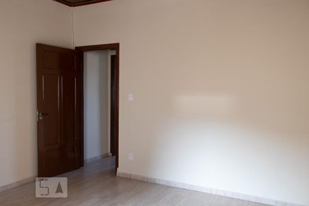 Casa à venda com 120m², 2 quartos e 3 vagasSuíte