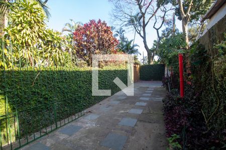 Casa para alugar com 40m², 1 quarto e 1 vaga Casa para alugar com 40m², 1 quarto e 1 vagaGaragem