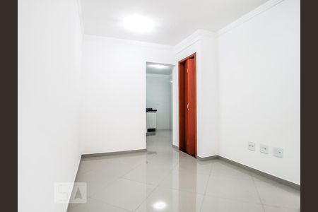 Sala  de casa de condomínio para alugar com 2 quartos, 56m² em Vila Ré, São Paulo