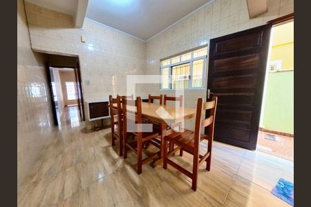 Casa para alugar com 160m², 3 quartos e 2 vagas Casa para alugar com 160m², 3 quartos e 2 vagasCozinha