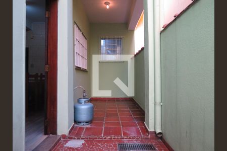 Casa para alugar com 160m², 3 quartos e 2 vagasCorredor Externo/Quintal