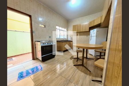 Casa para alugar com 160m², 3 quartos e 2 vagas Casa para alugar com 160m², 3 quartos e 2 vagasCozinha