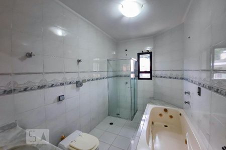 Casa à venda com 228m², 3 quartos e 4 vagas Casa à venda com 228m², 3 quartos e 4 vagasBanheiro da Suíte 1