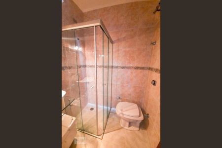 Casa à venda com 228m², 3 quartos e 4 vagas Casa à venda com 228m², 3 quartos e 4 vagasBanheiro da Suíte 3