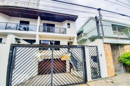 Casa à venda com 228m², 3 quartos e 4 vagas Casa à venda com 228m², 3 quartos e 4 vagasFachada da Casa