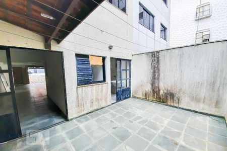 Casa à venda com 228m², 3 quartos e 4 vagas Casa à venda com 228m², 3 quartos e 4 vagasVaranda