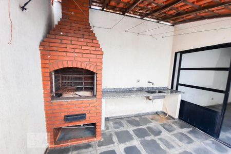 Casa à venda com 228m², 3 quartos e 4 vagas Casa à venda com 228m², 3 quartos e 4 vagasVaranda
