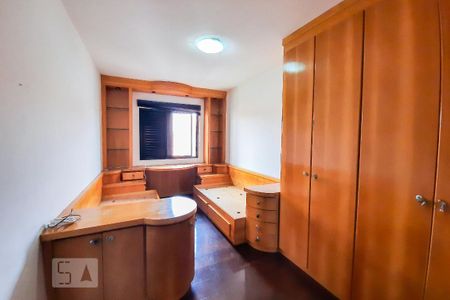 Casa à venda com 228m², 3 quartos e 4 vagas Casa à venda com 228m², 3 quartos e 4 vagasSuíte 2