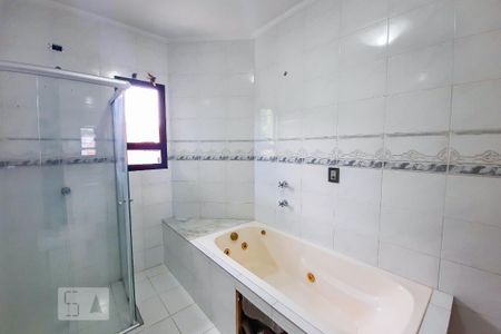 Casa à venda com 228m², 3 quartos e 4 vagas Casa à venda com 228m², 3 quartos e 4 vagasBanheiro da Suíte 1