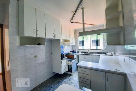 Casa à venda com 228m², 3 quartos e 4 vagas Casa à venda com 228m², 3 quartos e 4 vagasCozinha