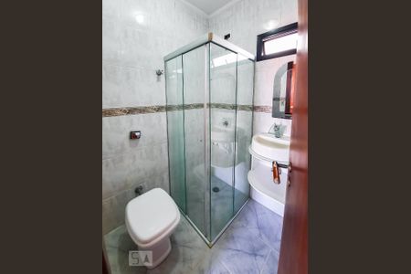 Casa à venda com 228m², 3 quartos e 4 vagas Casa à venda com 228m², 3 quartos e 4 vagasBanheiro da Suíte 2
