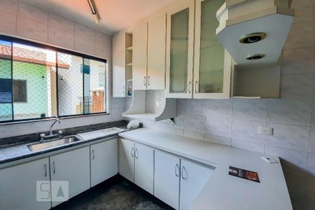 Casa à venda com 228m², 3 quartos e 4 vagas Casa à venda com 228m², 3 quartos e 4 vagasCozinha