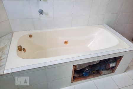 Casa à venda com 228m², 3 quartos e 4 vagas Casa à venda com 228m², 3 quartos e 4 vagasBanheiro da Suíte 1